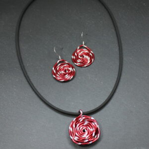Set Kette und Ohrhänger aus Aluminiumdraht - rot